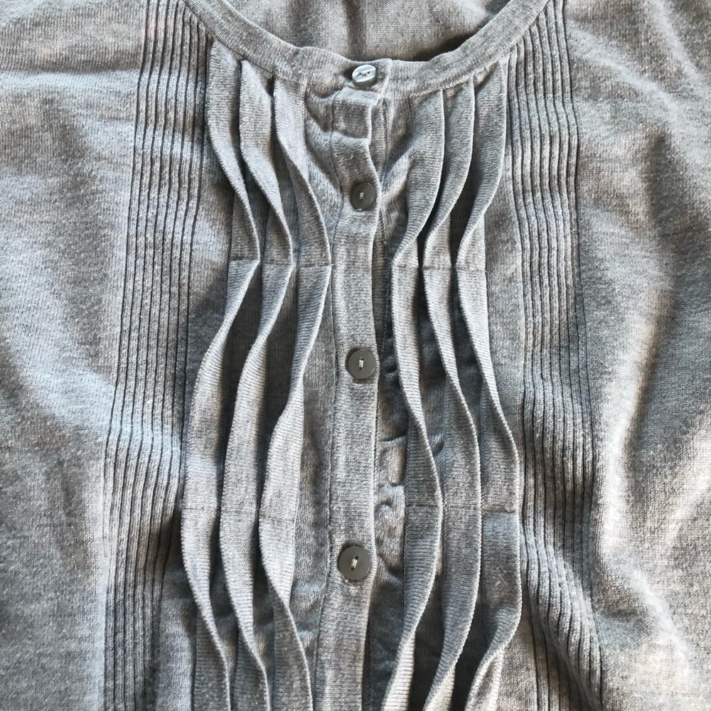 Jospeh A. light grey ruffle buttoned down Sweater size Petite Large - Picture 8 of 8